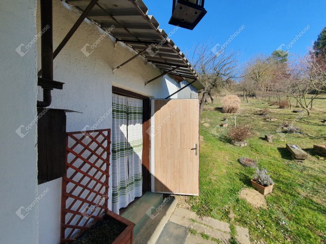 Eladó nyaraló, Homokkomáromon 8.5 M Ft, 2 szobás