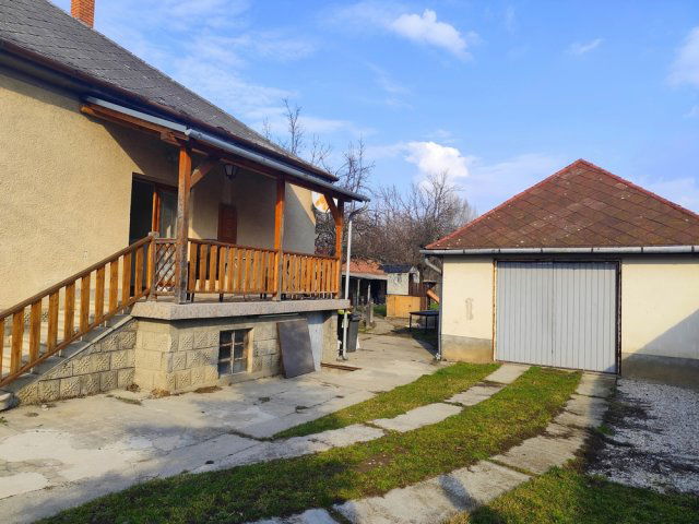 Eladó családi ház, Győrött, Kalapács utcában 77 M Ft
