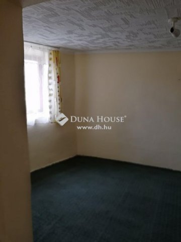 Eladó családi ház, Nyergesújfaluban 38 M Ft, 5 szobás