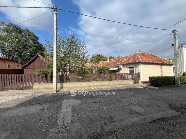 Eladó családi ház, Berettyóújfaluban 37.9 M Ft, 4 szobás