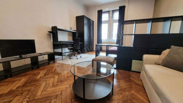 Kiadó téglalakás, albérlet, V. kerületben, Sas utcában