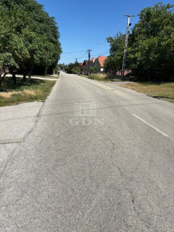 Eladó telek, Komáromban 9 M Ft / költözzbe.hu