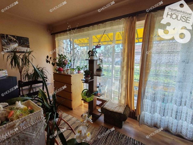 Eladó családi ház, Kunszentmiklóson 29.4 M Ft, 5 szobás