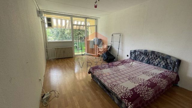 Eladó panellakás, Pécsett 36.9 M Ft, 2 szobás