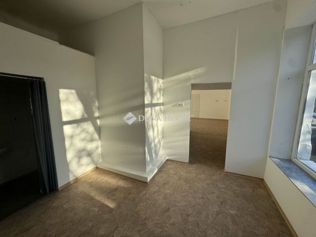 Eladó téglalakás, Budapesten, XX. kerületben 40 M Ft, 1 szobás