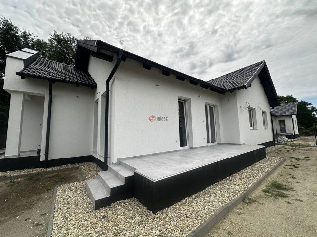 Eladó ikerház, Velencén 125 M Ft, 4 szobás