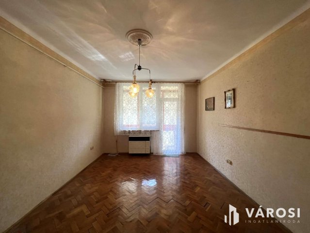 Eladó téglalakás, Orosházán 22 M Ft, 2 szobás