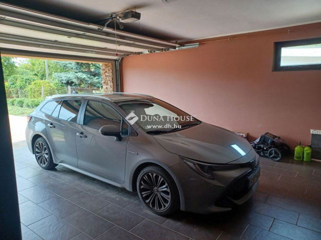 Eladó családi ház, Kerepesen 210 M Ft, 4 szobás