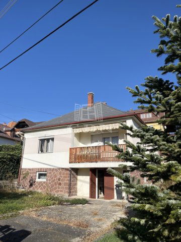 Eladó családi ház, Alsóörsön 104.999 M Ft, 4 szobás