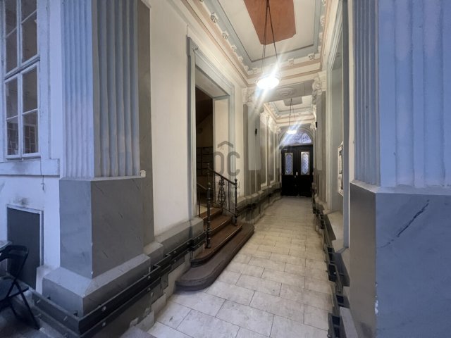 Eladó téglalakás, Budapesten, VI. kerületben 79 M Ft, 2 szobás