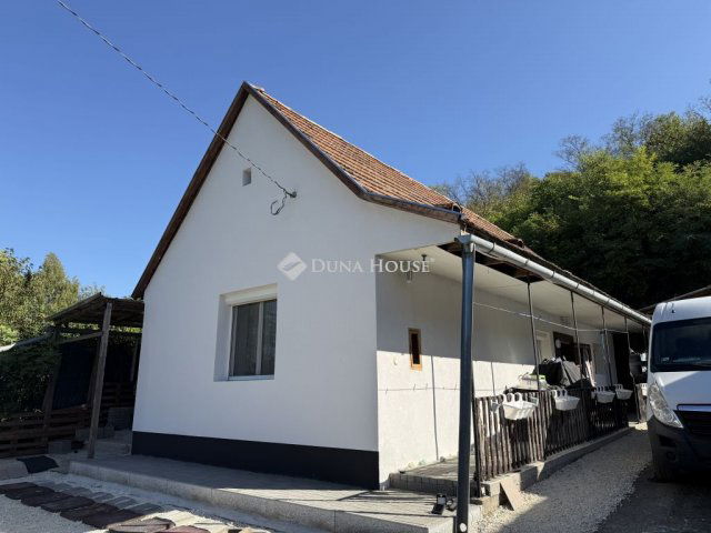Eladó családi ház, Felcsúton 40 M Ft, 3 szobás