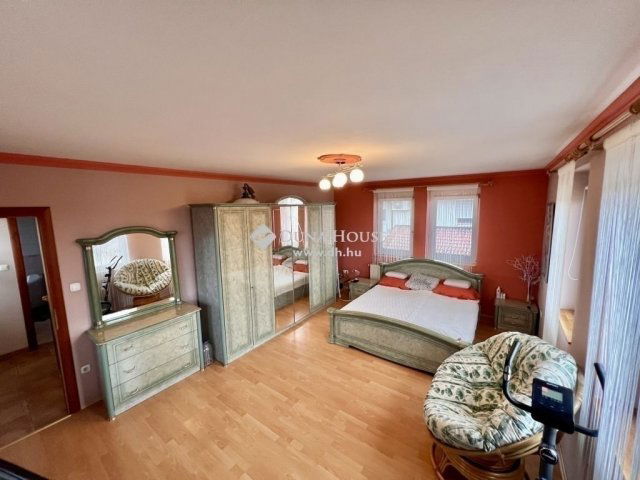 Eladó sorház, Halásztelken 105 M Ft, 4 szobás