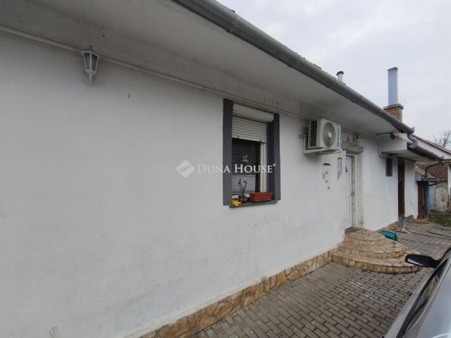 Eladó családi ház, Újpetrén 39.5 M Ft, 3 szobás