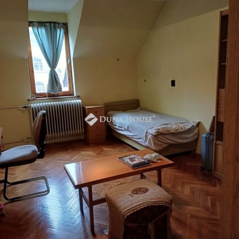 Eladó ikerház, Pécsett 59 M Ft, 4 szobás / költözzbe.hu