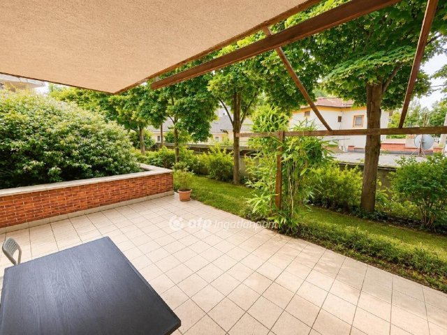 Eladó nyaraló, Budapesten, III. kerületben 89.9 M Ft, 2 szobás