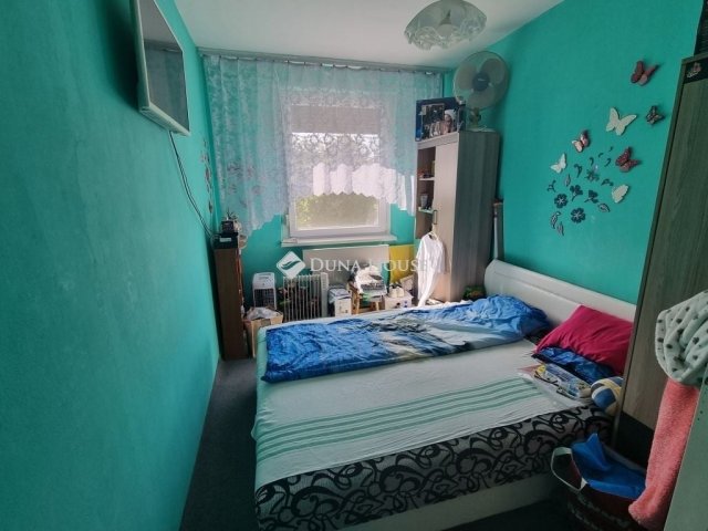 Eladó panellakás, Berhidán 32.9 M Ft, 3 szobás