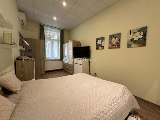 Eladó téglalakás, Budapesten, VIII. kerületben 89 M Ft, 2 szobás