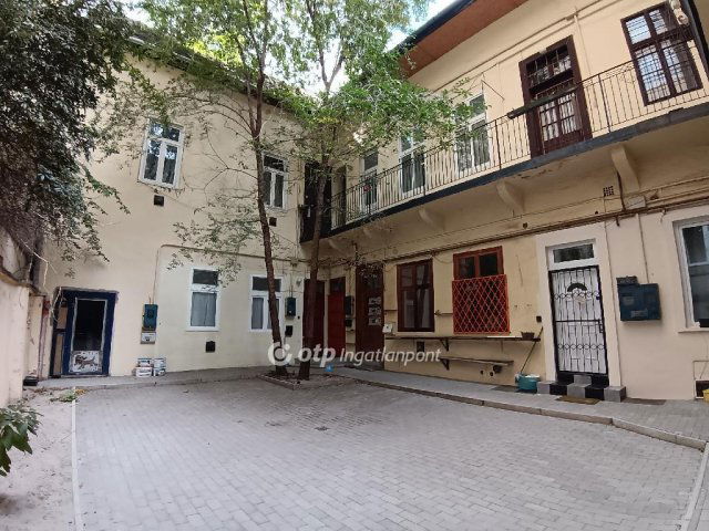 Eladó téglalakás, Budapesten, VIII. kerületben 49.5 M Ft