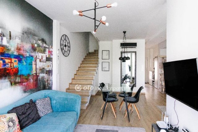 Kiadó sorház, albérlet, Debrecenben 650 E Ft / hó, 4 szobás