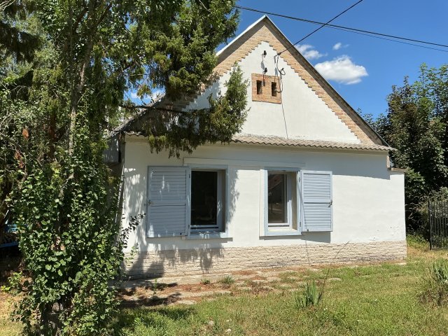 Eladó családi ház, Pápasalamonon 49.9 M Ft, 2 szobás