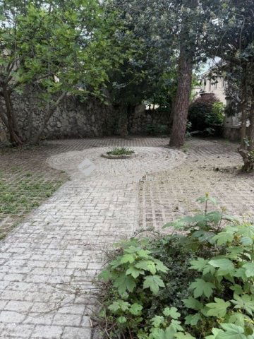 Eladó családi ház, Pécsett 184 M Ft, 5 szobás