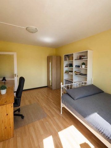Kiadó téglalakás, albérlet, Pécsett 160 E Ft / hó, 2 szobás