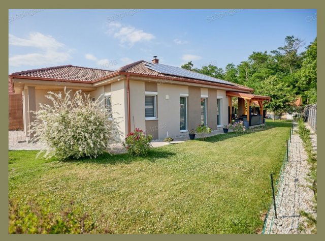 Eladó családi ház, Nagycenken 125 M Ft, 4 szobás