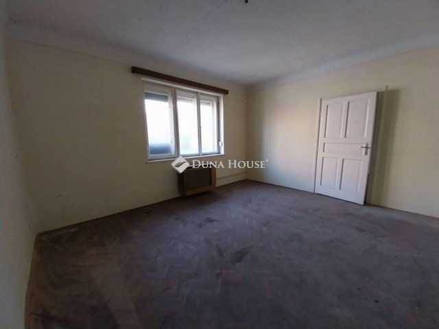 Eladó ikerház, Szegeden 42 M Ft, 2 szobás / költözzbe.hu