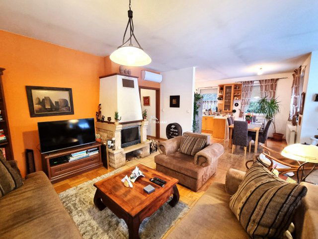 Eladó családi ház, Halászin 89 M Ft, 2 szobás