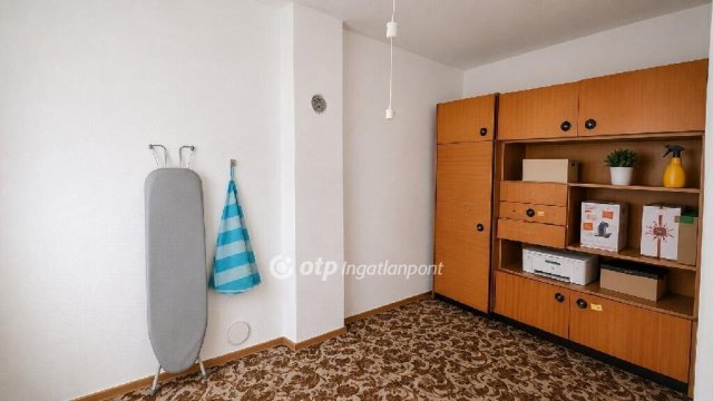 Eladó családi ház, Rácalmáson 35 M Ft, 2 szobás