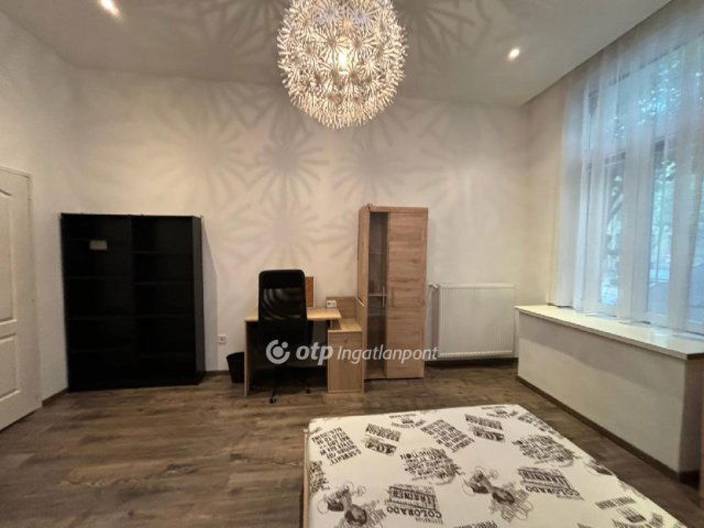 Kiadó téglalakás, albérlet, Szegeden 180 E Ft / hó, 1 szobás