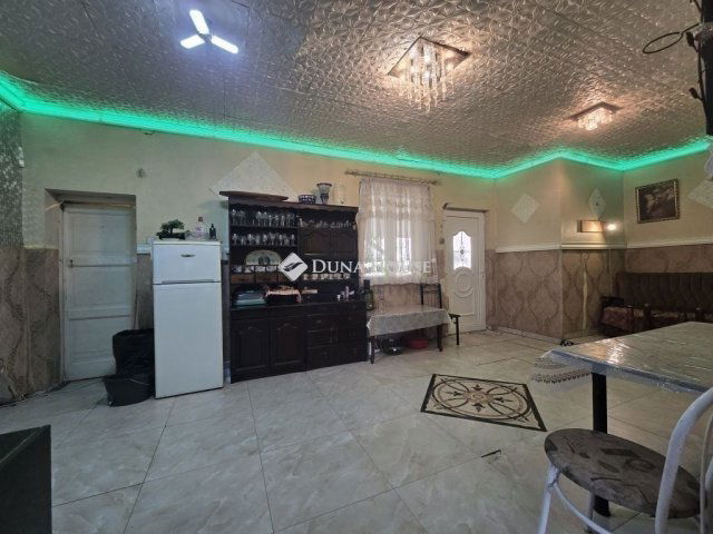 Eladó családi ház, Budapesten, XVIII. kerületben 84 M Ft