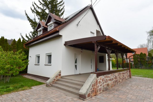 Eladó családi ház, Ábrahámhegyen 119.99 M Ft, 2 szobás