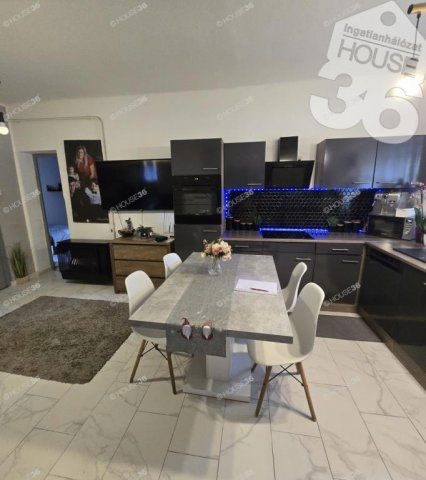 Eladó családi ház, Szabadszálláson 32.9 M Ft, 3 szobás