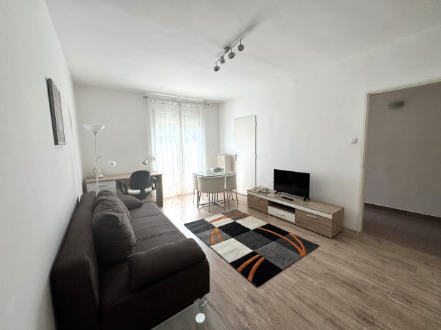 Eladó panellakás, Pécsett, Magyar Lajos utcában 43.5 M Ft