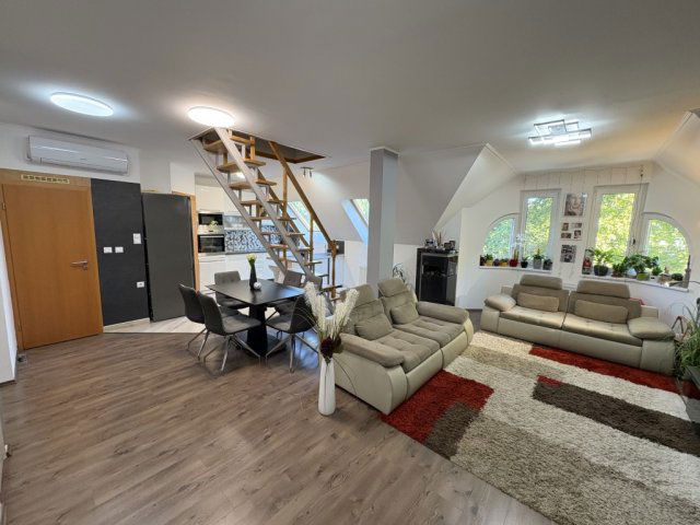 Eladó téglalakás, Kaposváron, Fő utcában 83.5 M Ft, 5 szobás