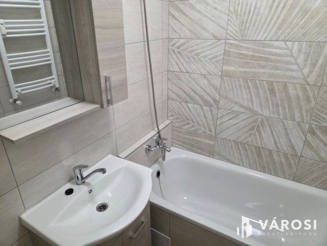 Eladó panellakás, Győrött 55 M Ft, 2 szobás