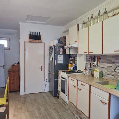 Eladó családi ház, Kaposújlakon 94 M Ft, 5 szobás