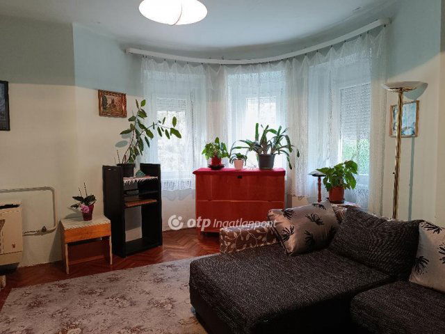 Eladó téglalakás, Békéscsabán 37.9 M Ft, 2 szobás