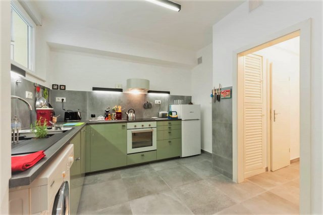 Kiadó téglalakás, albérlet, VI. kerületben, Liszt Ferenc téren