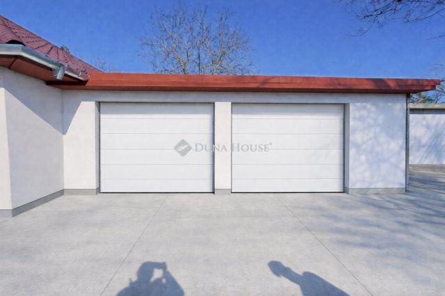 Eladó családi ház, Ceglédbercelen 80 M Ft, 7 szobás