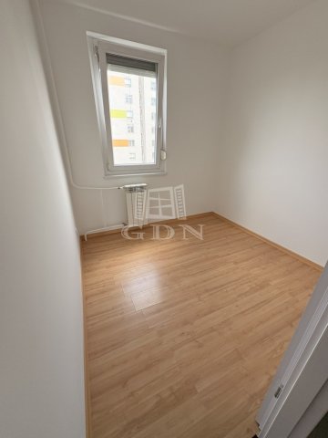 Eladó panellakás, Budapesten, III. kerületben 72.9 M Ft