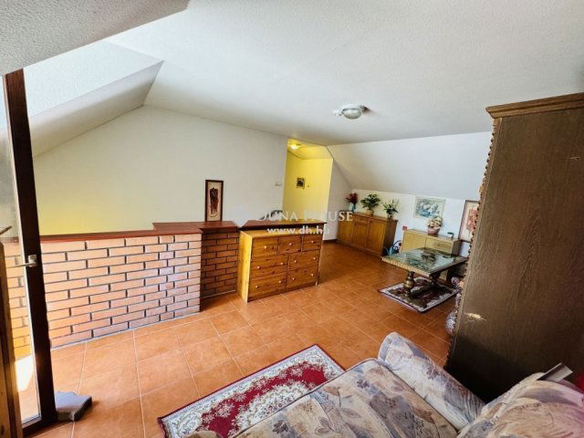 Eladó családi ház, Ecseren 250 M Ft, 8 szobás