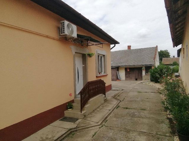 Eladó családi ház, Kisújszálláson 25.9 M Ft, 2+1 szobás