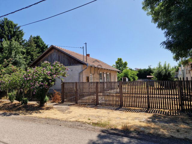 Eladó családi ház, Abonyban 21.9 M Ft, 2 szobás