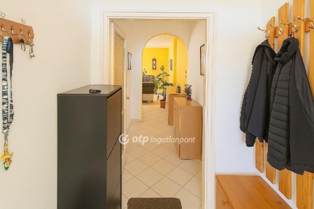 Eladó családi ház, Kiskunlacházán 79.9 M Ft, 5 szobás