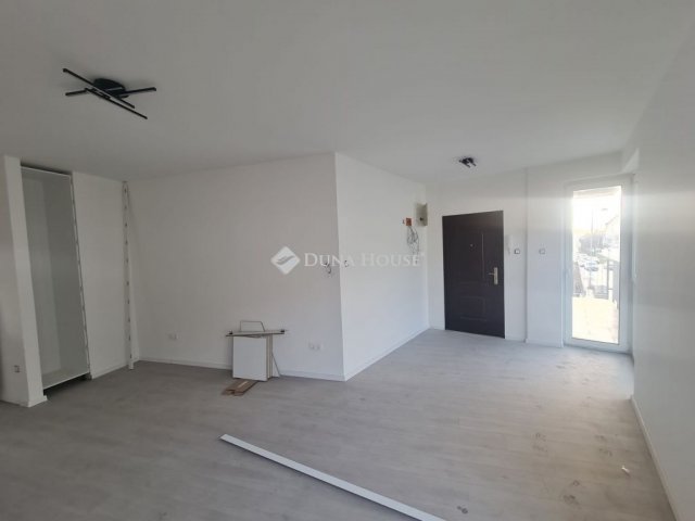 Kiadó téglalakás, albérlet, Budapesten, XV. kerületben