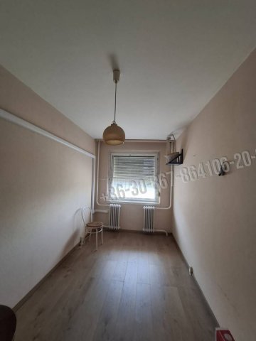 Eladó panellakás, Dunaújvárosban, Derkovits utcában 35 M Ft