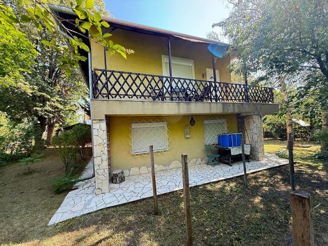 Eladó családi ház, Szentendrén 139.9 M Ft, 5 szobás