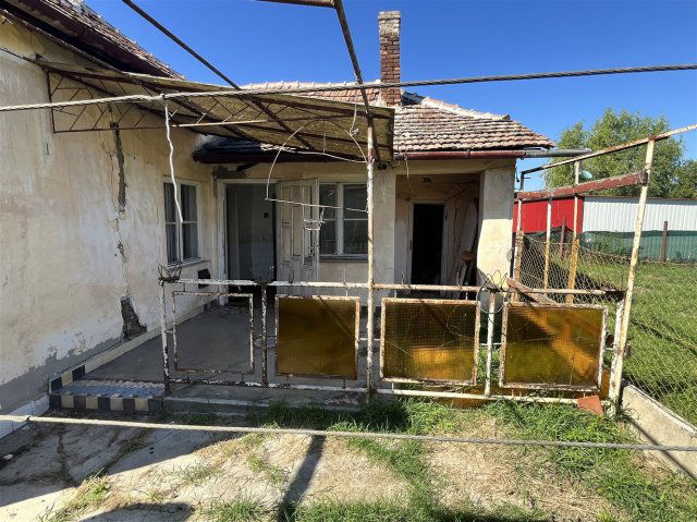 Eladó családi ház, Sarkadon 7.6 M Ft, 2 szobás